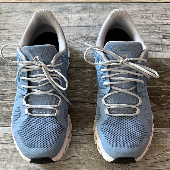 On Running Cloud 6 Women's Sneakers - Picture 1 of 6